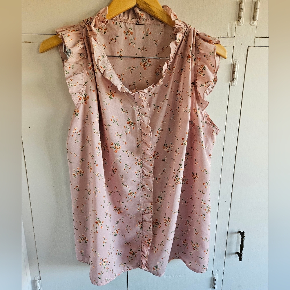 Light pink floral blouse with ruffled sleeves Size L